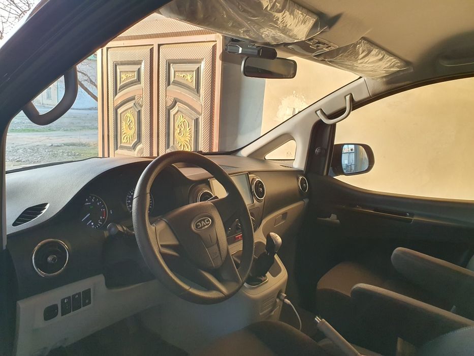 Jac m3+ 1.8 sotiladi top toza