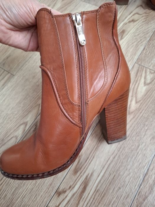 Продам кожаные полусапожки на каблуке