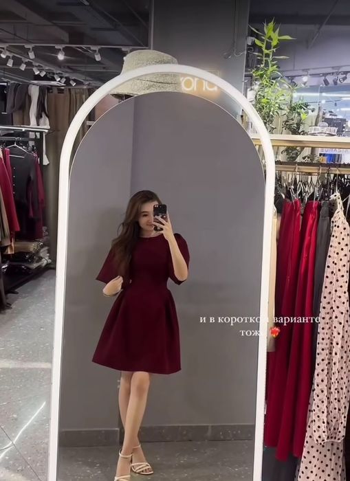 Платья продам новые