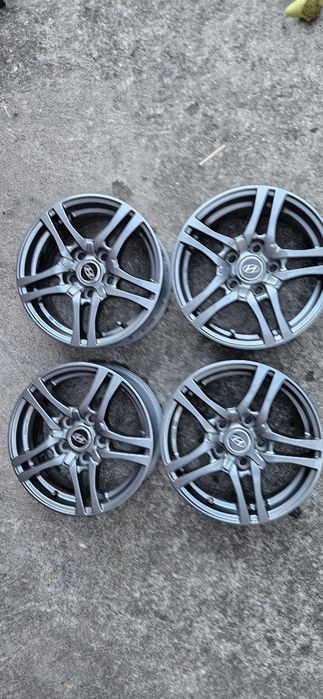 5/114.3/15 hyundai i30 алуминиеви джанти опция  зимни гуми