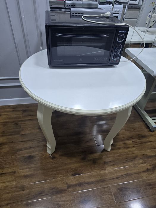 Стол из натурального дерева