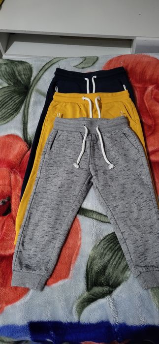 Set pantaloni C&A mărimea 98