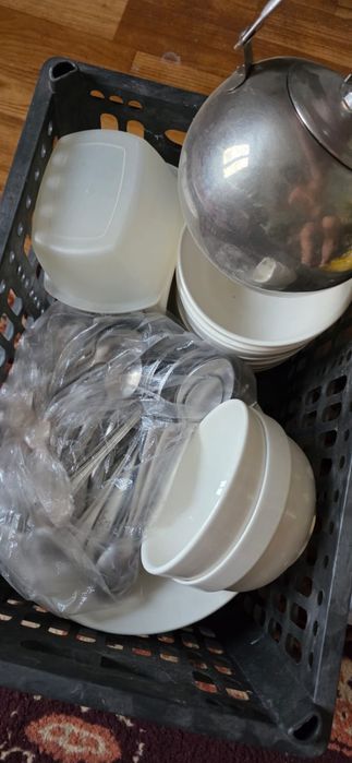 Продам посуду для столовой
