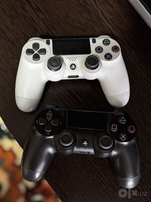 Play station 4 pro 1tb