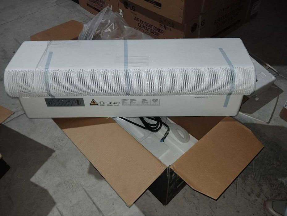 Кондиционер AUX (12) INVERTER model: Q Fresh series ASW-H12A4/FADR