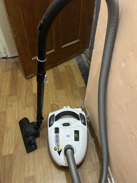 Пылесос топовый супер.