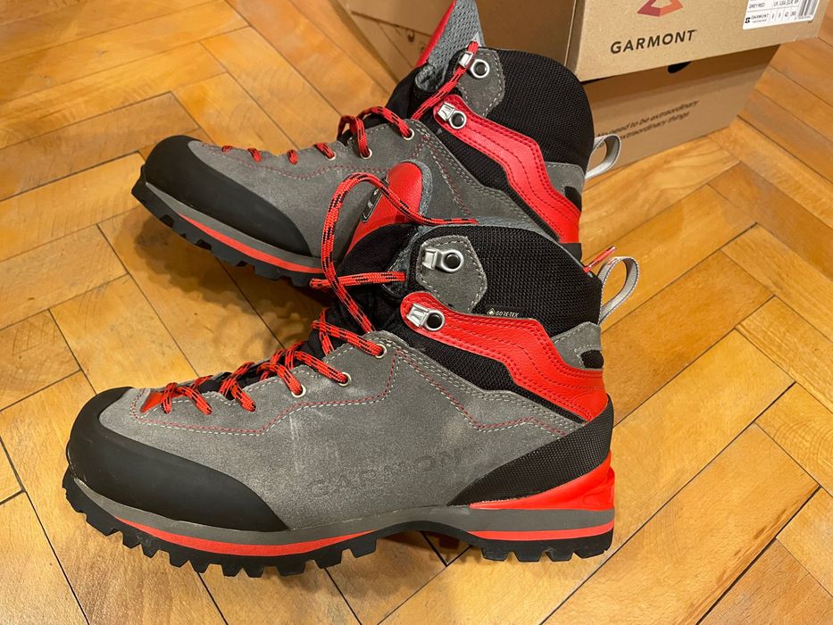 Vând bocanci Garmont