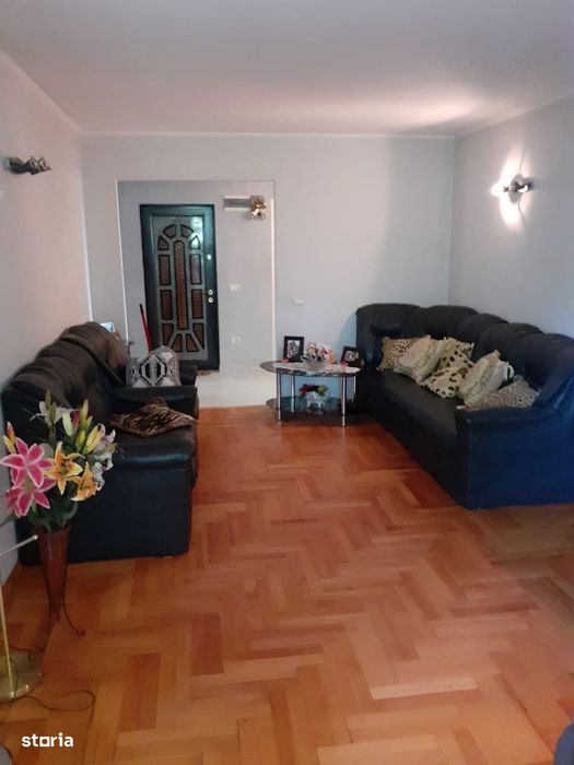 Apartament 4 camere, balcon, 90mp, etaj 1