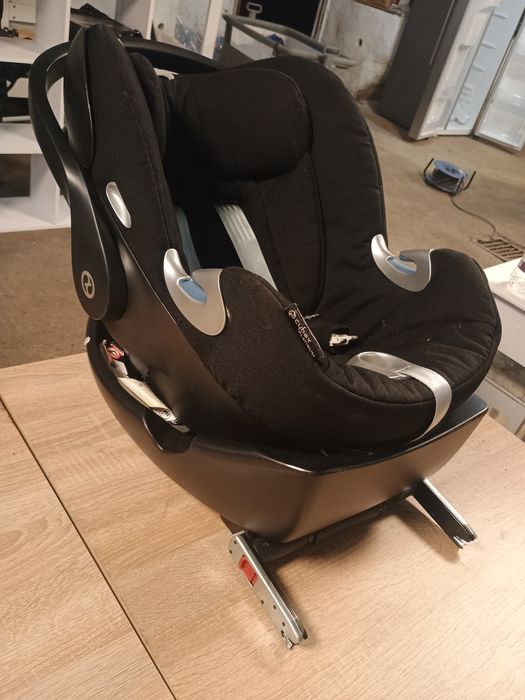 Столче за кола Cybex Aton Q Plus с база Q-fix