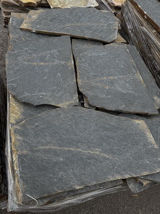 Гнайс Черен- неоформен, различни дебелини
