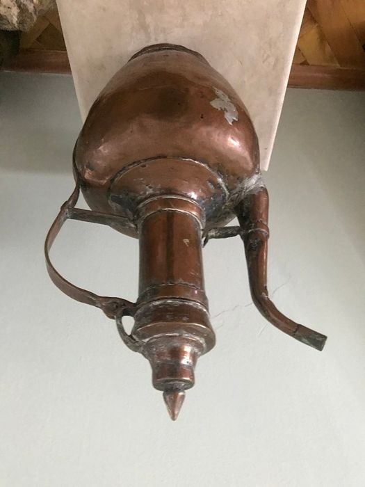 Голям стар меден ибрик