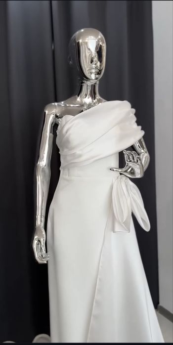 Продам платье на свадьбу/выпускной/узату