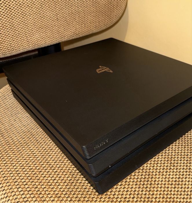 Playstation 4 (1TB)