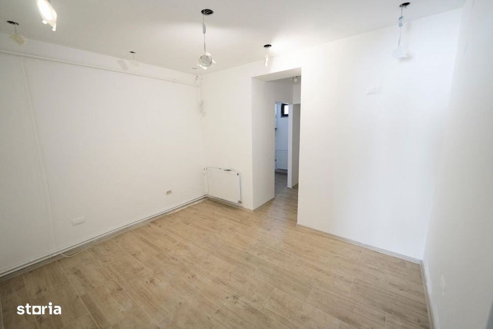 Spatiu comercial in statia de autobuz, stradal cu teren !