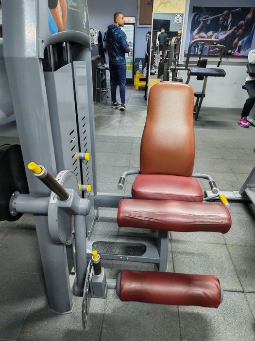 Машина за гърди PRECOR