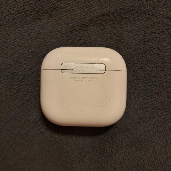 Airpods 4 оригинал, один наушник