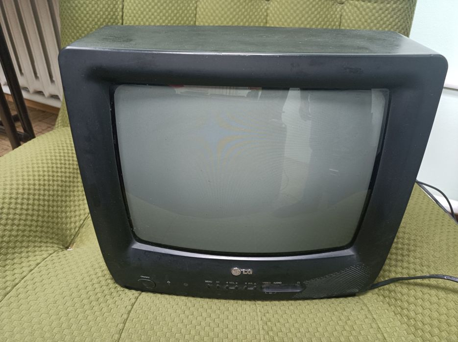 Продам б/у телевизоры на запчасти