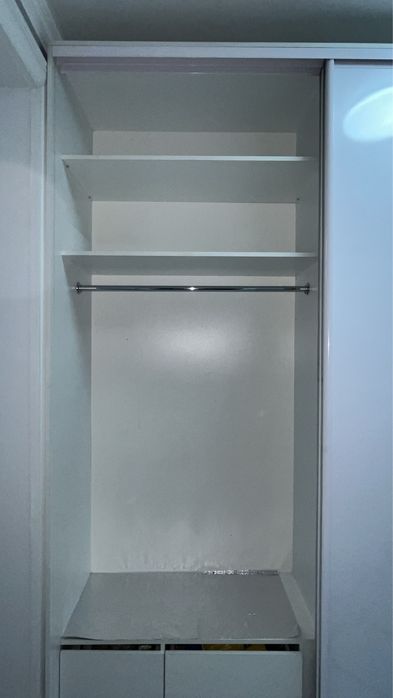 Срочно продам гарнитуру в прихожую!