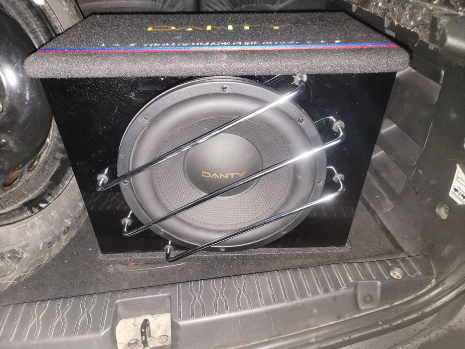 Продоётся активный сабвуфер в отличном состоянии