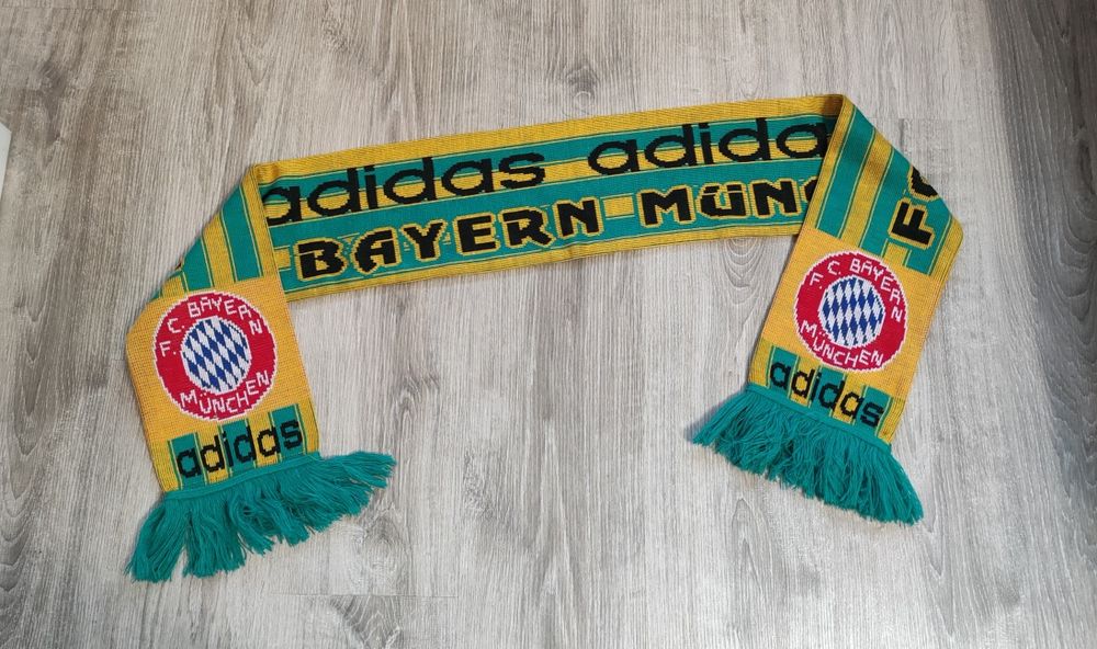 Ретро шал Adidas Bayern Munchen
