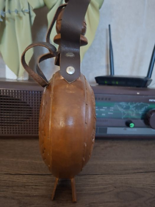 Plosca veche din lemn. Este noua, nefolosita!