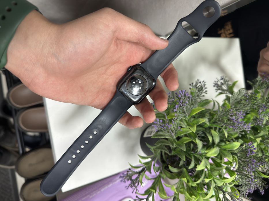 Продам Apple Watch 9