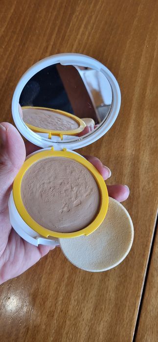 Пудра La roche и крем-пудра Bioderma