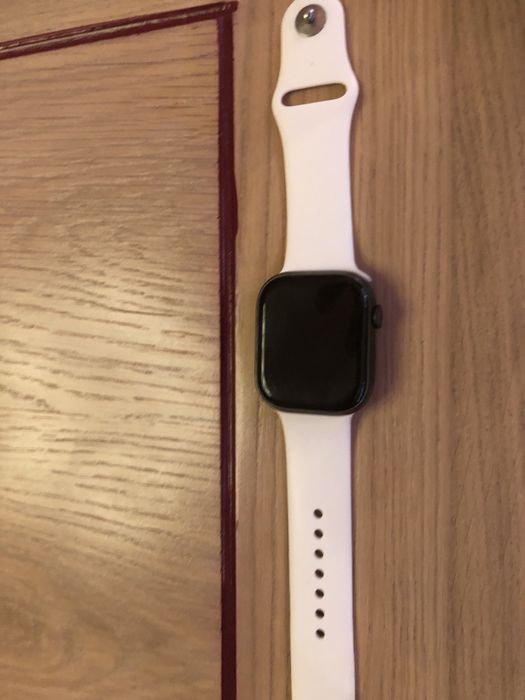 Apple watch 9 серии в очень хорошем состоянии