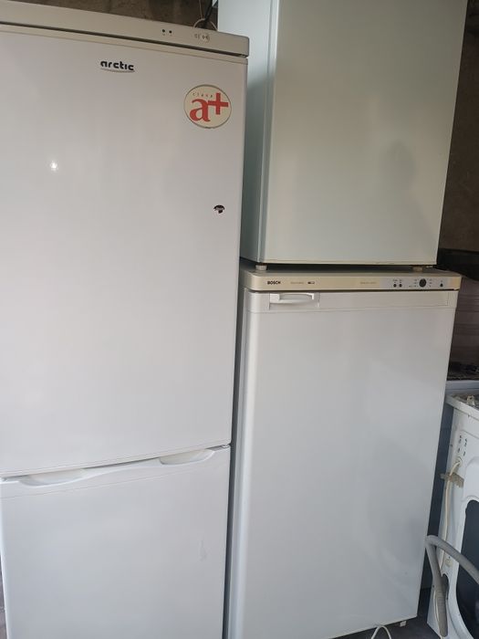 Congelator mic cu 2 rafturi 50/50/50