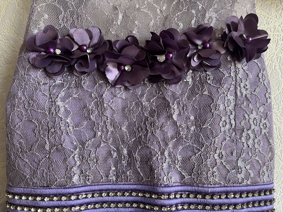 праздничное фиолетовое платье