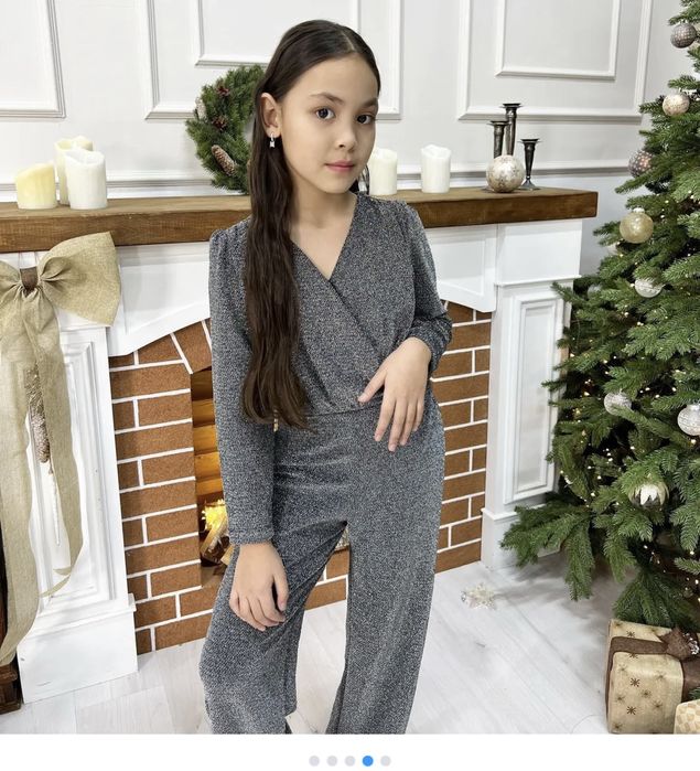 Нарядный комбинезон для девочек