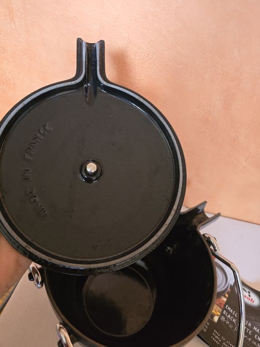 Чугунен Чайник на Staub