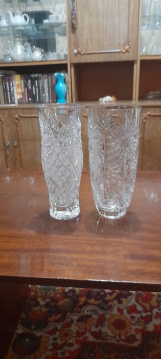 Вазы хрустальные  для цветов.