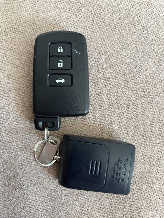 Ключ с чипом на камри 50 оригинал