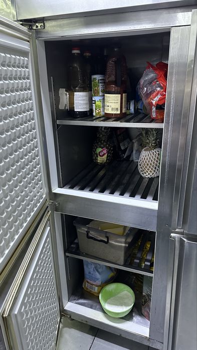 Продается холодильная камера 6 секций !