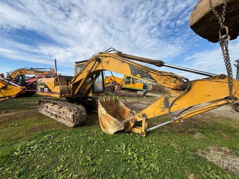 Dezmembrez piese  excavator pe senile Caterpillar 318 BL