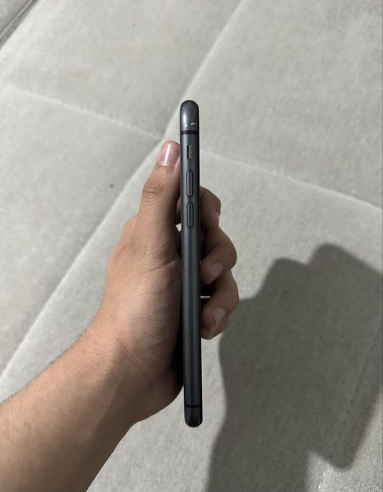 Срочно продаю Айфон 11