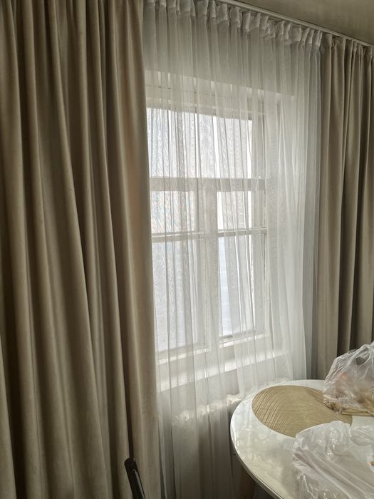 Шторы вместе с тюлью