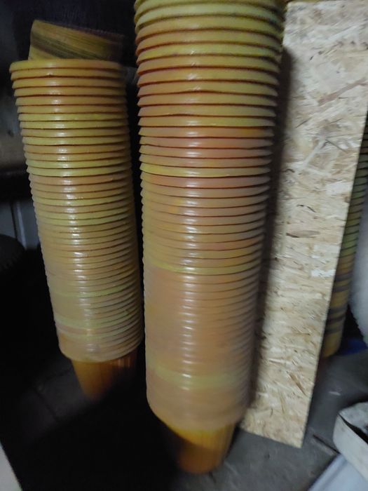 Продам садовые горшки