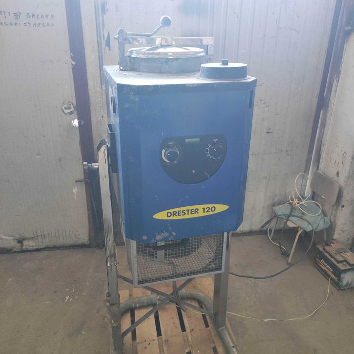 Distilator / recuperator diluant si solvent de la spalare