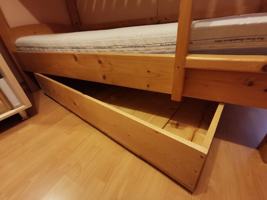 Pat supraetajat + lada depozitare + Saltea