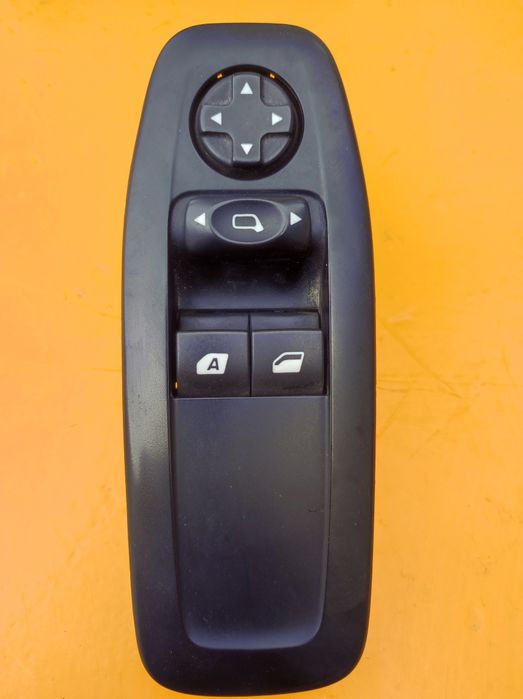 Панел ел.стъкла за Пежо-208