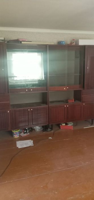 Стенка серванты +тумбочка импортный.