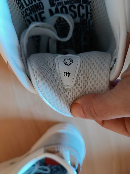 Дамски кецове/сникърси Moschino, 40 номер, оригинални