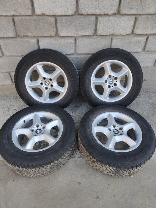 235х65 R17 зимние шины с дисками BMW