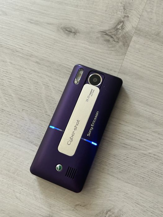 Sony Ericsson K770 Purple – RAR + Cyber-shot!