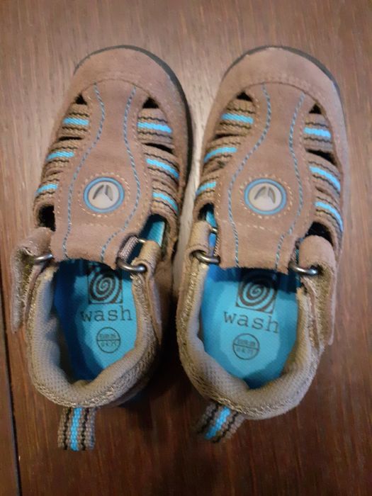 Детски велурени обувки