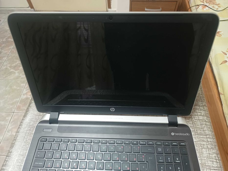 Продавам запазен лаптоп HP Pavilion 15-p050su, Beats Audio