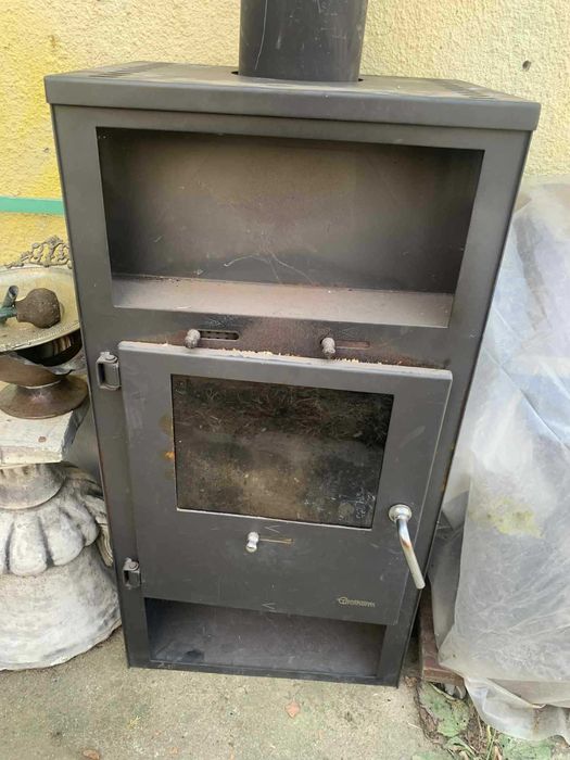 Soba de incalzit cu lemne