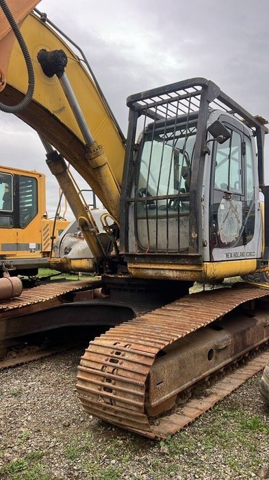 Cilindru hidraulic pentru excavator New Holland Kobelco E 295